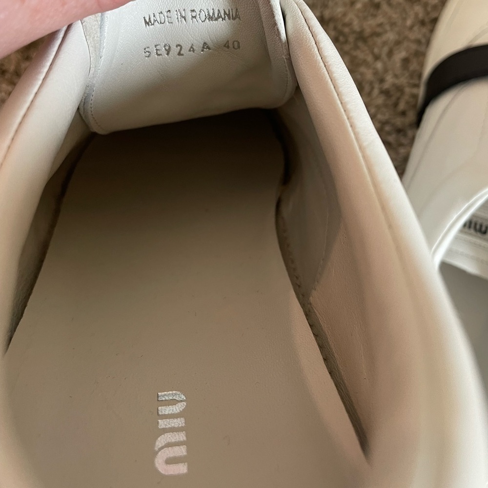 Miu Miu Leather Buckle Low-Top Sneaker, contrast White and black size EU 40 - Picture 6 of 13